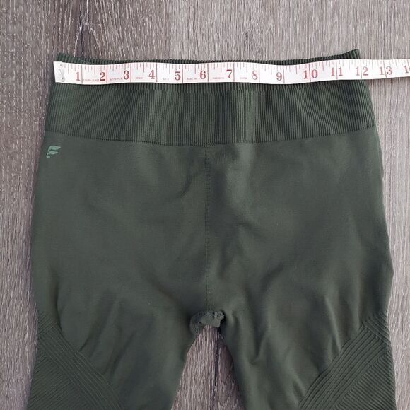 Fabletics Capri Leggings Womens Size Small Green Yoga Gym Activewear Active - Picture 4 of 6